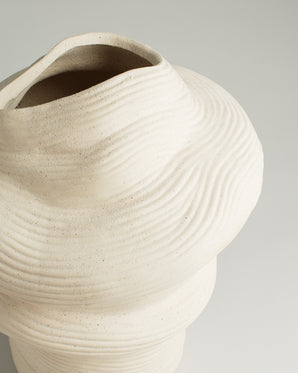 Matt vas i keramik - Luzz, cream