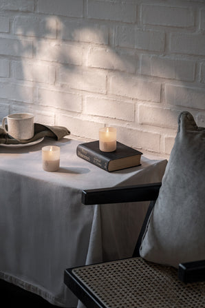 Ljuslykta i frostat glas med LED-ljus - vaniljvit 6x7cm