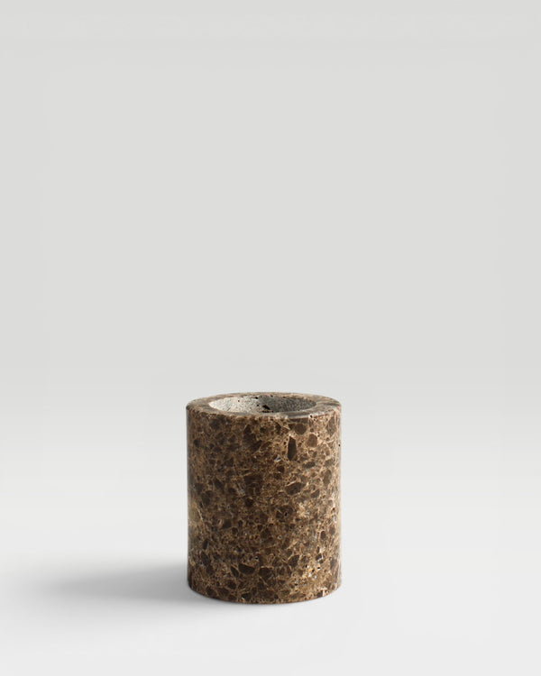 Noa - ljuslykta i brun marmor - M