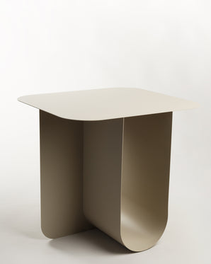 Sidobord i metall - Square, beige