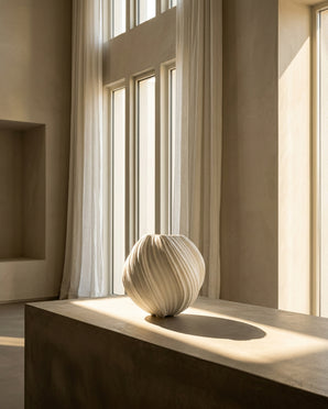 Vase, swirl, cream